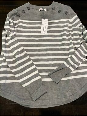 Liz Claiborne PL petite large gray and white sweater new Women’s